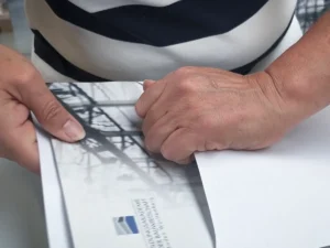 von Hand kuvertieren