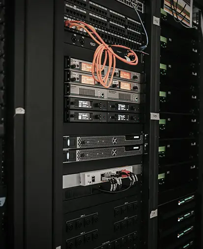 Serverraum - Datenübertragung - vollautomatisierter Postversand